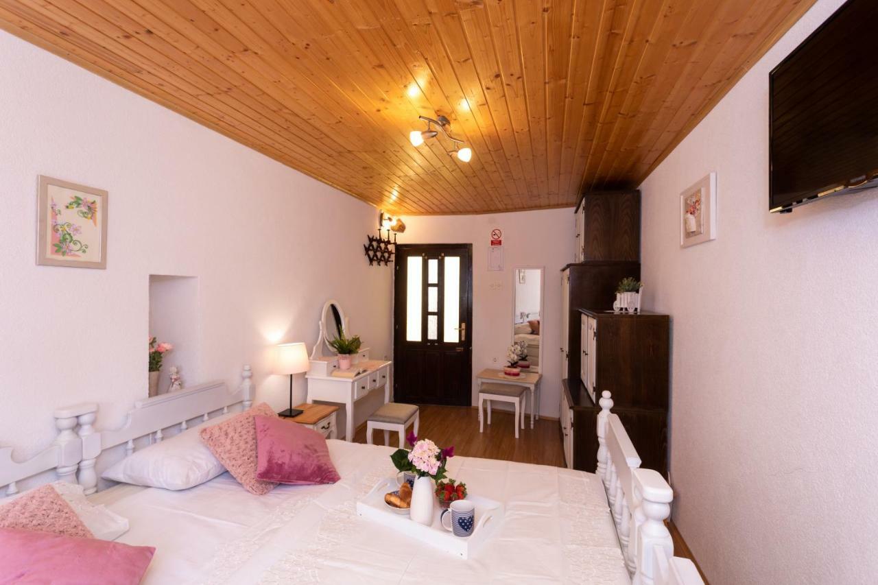 Apartman Verbenia Vrbnik Exterior photo