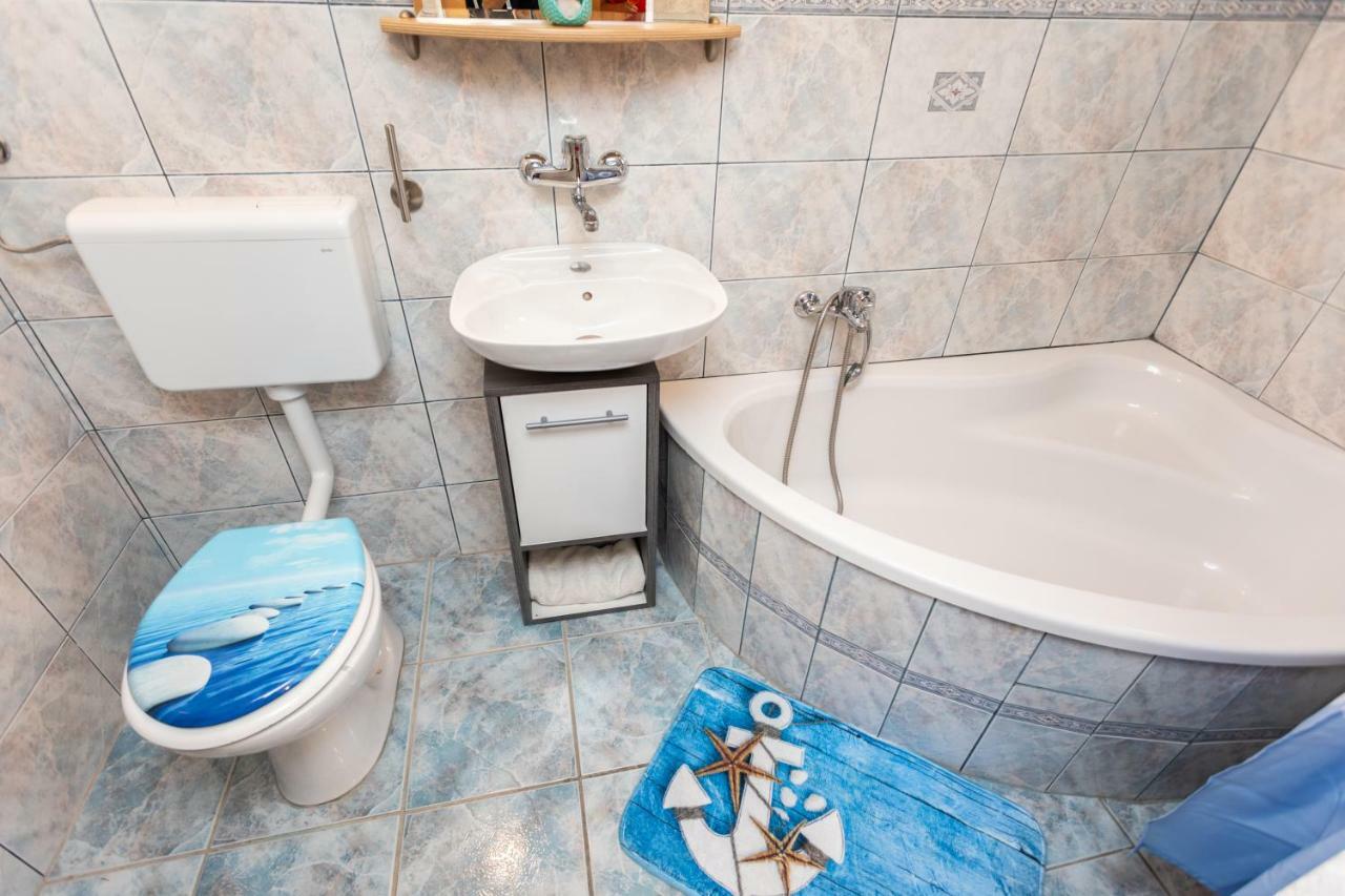Apartman Verbenia Vrbnik Exterior photo